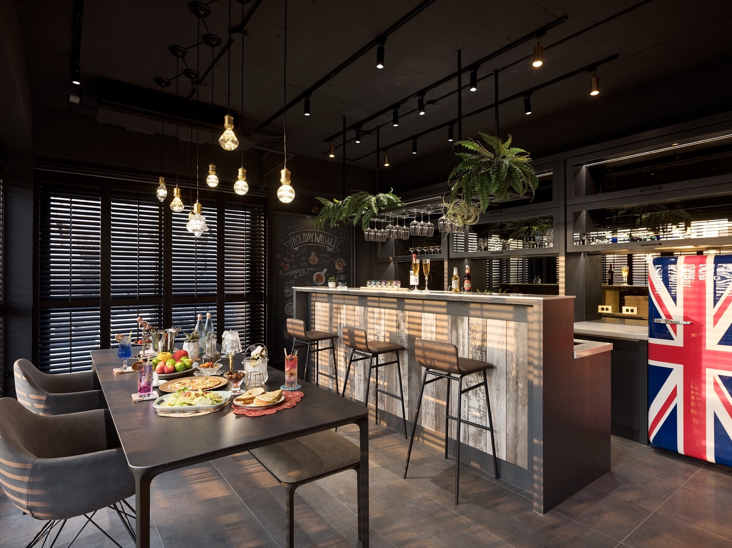 英倫風格室內設計｜星光微醺．頂層 BISTRO